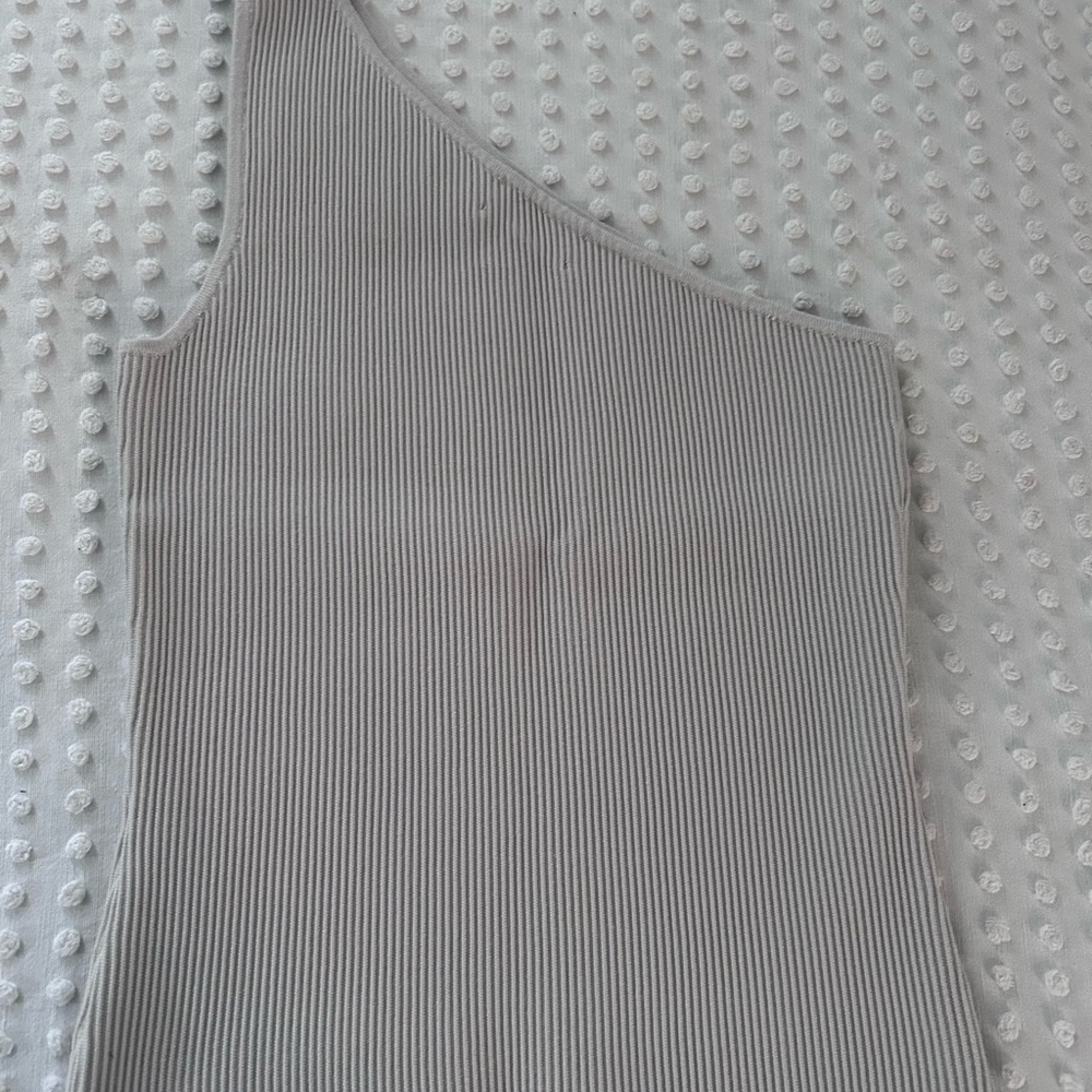 Gray Ribbed One-Shoulder Top - Picture 6 of 10